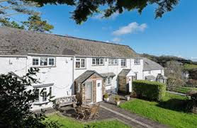Premier cottages was involved in creating the industry standard cleaning protocols in conjunction with pasc uk and our members have been approved by visitengland and the aa as fulfilling the key. Looe Holiday Cottages Self Catering Looe Holiday Accommodation Cornwall Uk