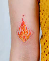 Тату Огонь 🔥 — значение, эскизы и фото татуировок с пламенем для мужчин и  девушек