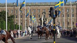 Sveriges nationaldag firas på skansen i stockholm med deltagande av svenska kungafamilien. Sveriges Nationaldag 2017 Youtube