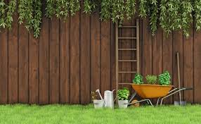 Photo Garden With An Old Wooden Fence