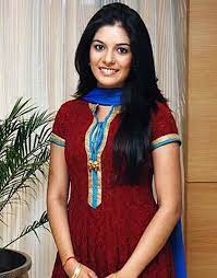 Pooja Gaur Telly Stars age, height, family, relatives Information -  loverays.com