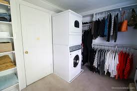 Entdecke neue styles für deinen kleiderschrank. Remodelaholic Adding A Stacked Washer And Dryer In A Walk In Closet
