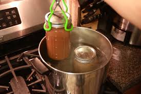 canning your own crockpot applesauce
