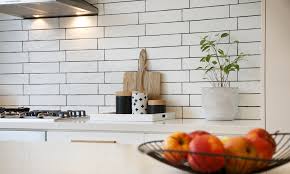 10 Stylish Kitchen Wall Décor Ideas