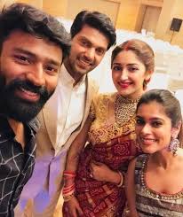 Sayesha 's lovely cute photos with her hubby arya. Pictures From Arya And Sayyeshaa S Reception Dgz Media