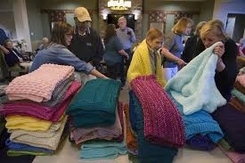 Avoid memes/pics without a strong knitting connection. Alice S Embrace Offers Blankets And Shawls To People With Alzheimer S Around Nevada And Northern California The Sacramento Bee