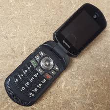 kyocera e4710 duraxe gsm unlocked 4g lte 2 6 in rugged flip phone black