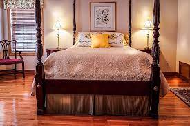 Bedspread And Bed Sheet