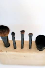 diy makeup brush holder on a shoestring