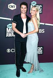 kelsea ballerini chase ss pda at