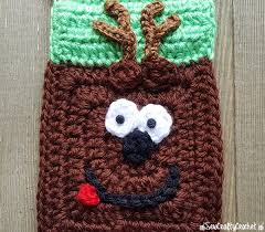 This easy and quick to crochet dishcloth features fun stripes and an interesting spike stitch sequence that makes for a festive addition to your kitchen. Crochet Reindeer Christmas Scarf Sew Crafty Crochet