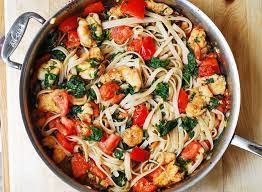 shrimp tomato spinach pasta in garlic
