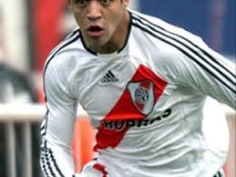 Sánchez began his career as a youth player for cobreloa at age 17, . Mercado Alexis Sanchez Fue Presentado En El Udinese Goal Com