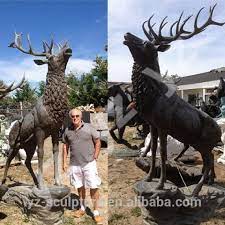 parque de ciervos estatua de bronce