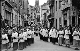 Risultati immagini per images marching to the traditional mass