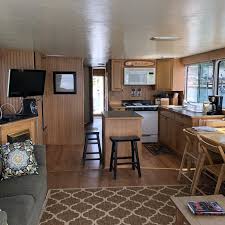 Stand at the helm and navigate your crew to a week of unforgettable memories. Houseboat Rentals In Tennessee Vrbo