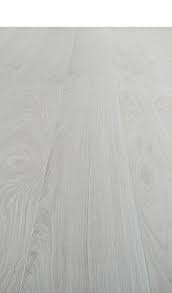 light laminate flooring flooring