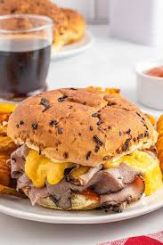 arby s roast beef sandwich with cheddar