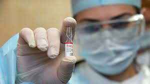 Вакцина двухкомпонентная, она вводится в организм человека два раза. V Moskve Startovala Elektronnaya Zapis Na Vakcinaciyu Ot Koronavirusa Ria Novosti 04 12 2020