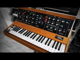 Moog Minimoog Model D Sound Design Tutorial Pink Floyd Welcome To The Machine