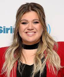 kelly clarkson s changing looks