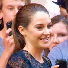 Simi valley, california, united states. Shailene Woodley Surprised By Divergent Finale S Move To Tv