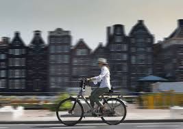 ing a bike in amsterdam