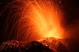 Der vulkanausbruch (eruption) ist die bekannteste form des vulkanismus. Fotos Von Vulkane Lava Natur Nacht