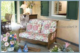 Il divano in legno due posti vienna è per eccellenza il classico, country senza tempo. Divani E Salotti Comodi Per Ore Di Tranquilllita