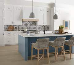 white kitchen cabinets