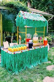 31 colorful luau party decor and