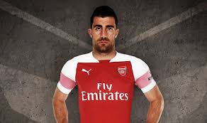 Sokratis papastathopoulos (born 9 june 1988) is a greek footballer who plays as a centre back for premier league club arsenal and is the captain of the greek national team. Sokratis Papastathopoulos New Arsenal Signing Reveals Aubameyang And Mkhitaryan Talks Football Sport Express Co Uk