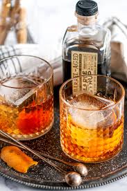 maple bourbon old fashioned tail