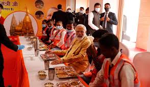 Kashi corridor: PM Modi showers petals on workers, has lunch with them -  The Week