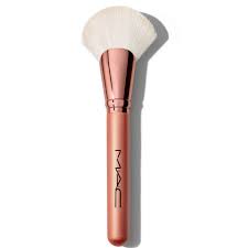 mac 143s bronzer fan brush free delivery