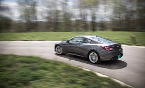 hyundai genesis coupe features and specs