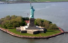 photos of the statue of liberty