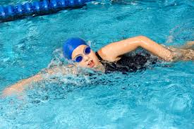 how to do a swimming pull drill woman