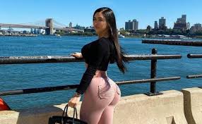 Joselyn cano took the world by storm and was often called the 'mexican kim kardashian'. 7tgeq94q3phr8m