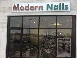 modern nails rockford