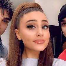Play ariana grande on soundcloud and discover followers on soundcloud | stream tracks, albums, playlists on desktop and mobile. Dieses Ariana Grande Double Lasst Ari Staunen Bravo