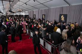 red carpet grammy 2024 check out all