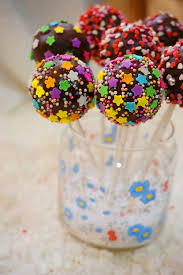 Make delicious cake pops using the premier housewares 0805237 silicone cake pop mould. Cake Pop Mould Recipe