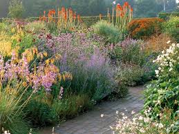 Colorful Plantings Create Romantic