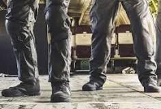 do-you-tuck-your-pants-into-combat-boots