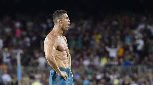| so wirkt ernährung auf unseren körper: Cristiano Ronaldo Ist Sportlich Wie Ein 20 Jahriger Gq Germany