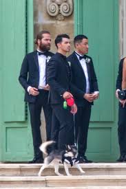 Game of thrones star sophie turner and joe jonas tied the knot (again) with a second wedding ceremony in france. All The Epic Photos From Sophie Turner And Joe Jonas Wedding Joe S Tuxedo Dog Priyanka S Photoshoot More Entertainment Tonight