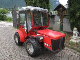 Nakon što ste se odlučili za određenu marku (trgovačku oznaku) i tip traktora, najvažnije je da traktor pogledate vizuelno. Polovni Vocarski Traktori U Italiji Ekonomican Rabljeni Automobil
