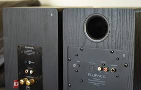 ported and sealed speaker cabinets