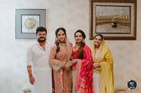 Dileep's post revealed that the daughter has been named mahalakshmi. Dileep Kavya And Daughter Meenakshi Turn Heads At Aayisha S Wedding Function Malayalam News Indiaglitz Com